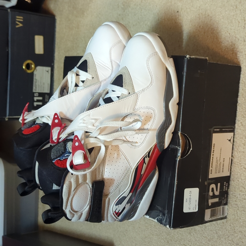 Air Jordan 8 Retro Bugs Bunny's